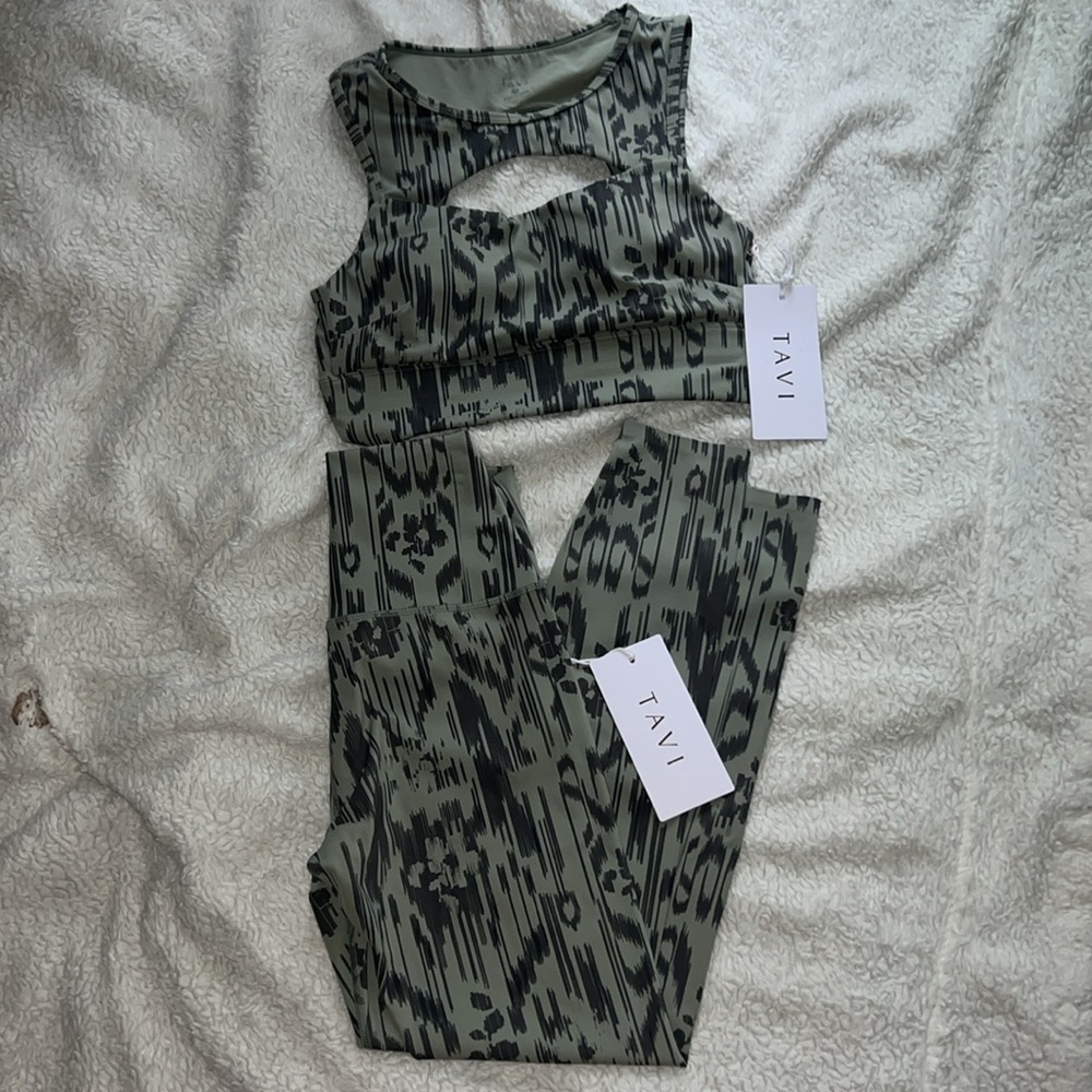 Tavi Set-Women’s Alignment Bra & Women’s High Waisted Tight matching-Small NWT